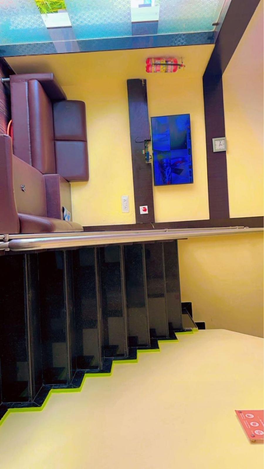 Hotel Avenue Near T-2 International Airport Mumbai, Mumbai